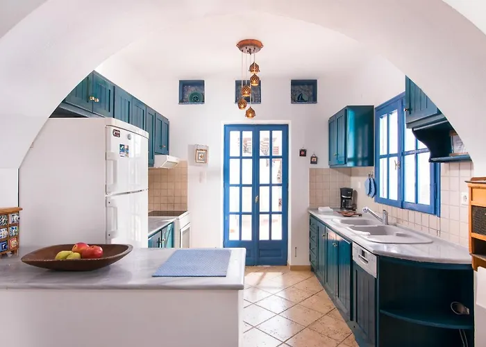 The At Kastelli Bay, Luxury Waterfront Villa Arginonda