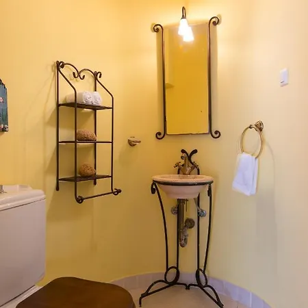 The At Kastelli Bay, Luxury Waterfront Arginonda